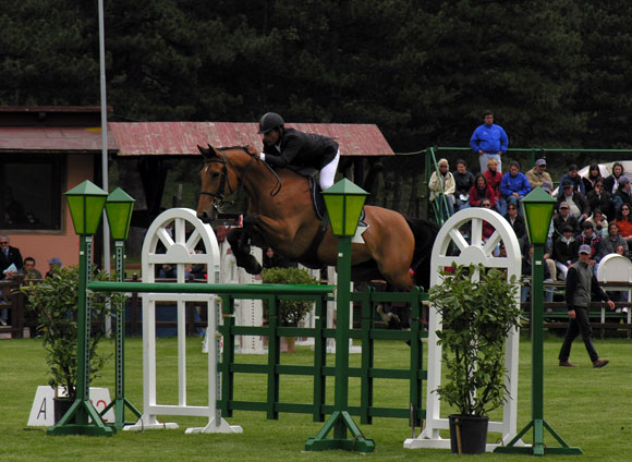 Giampiero Carta using Total Contact saddle at the Italian Championship in 2005 Giampiero Carta using Total Contact saddle at the Italian Championship in 2005